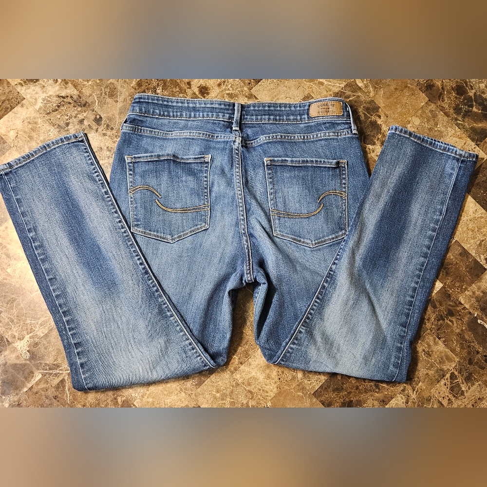 Signature by Levi Strauss Medium Wash Cropped Ankle Jeans - Picture 6 of 9